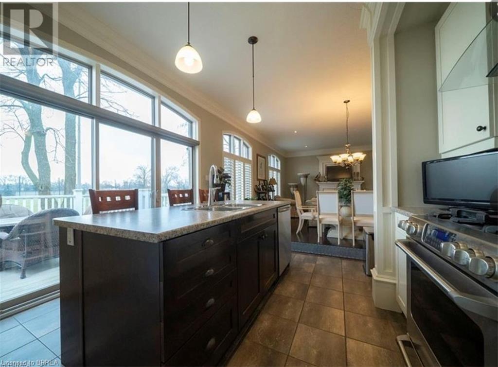 Photo 8 of 68 Fairview Drive Unit 10, Brantford ON