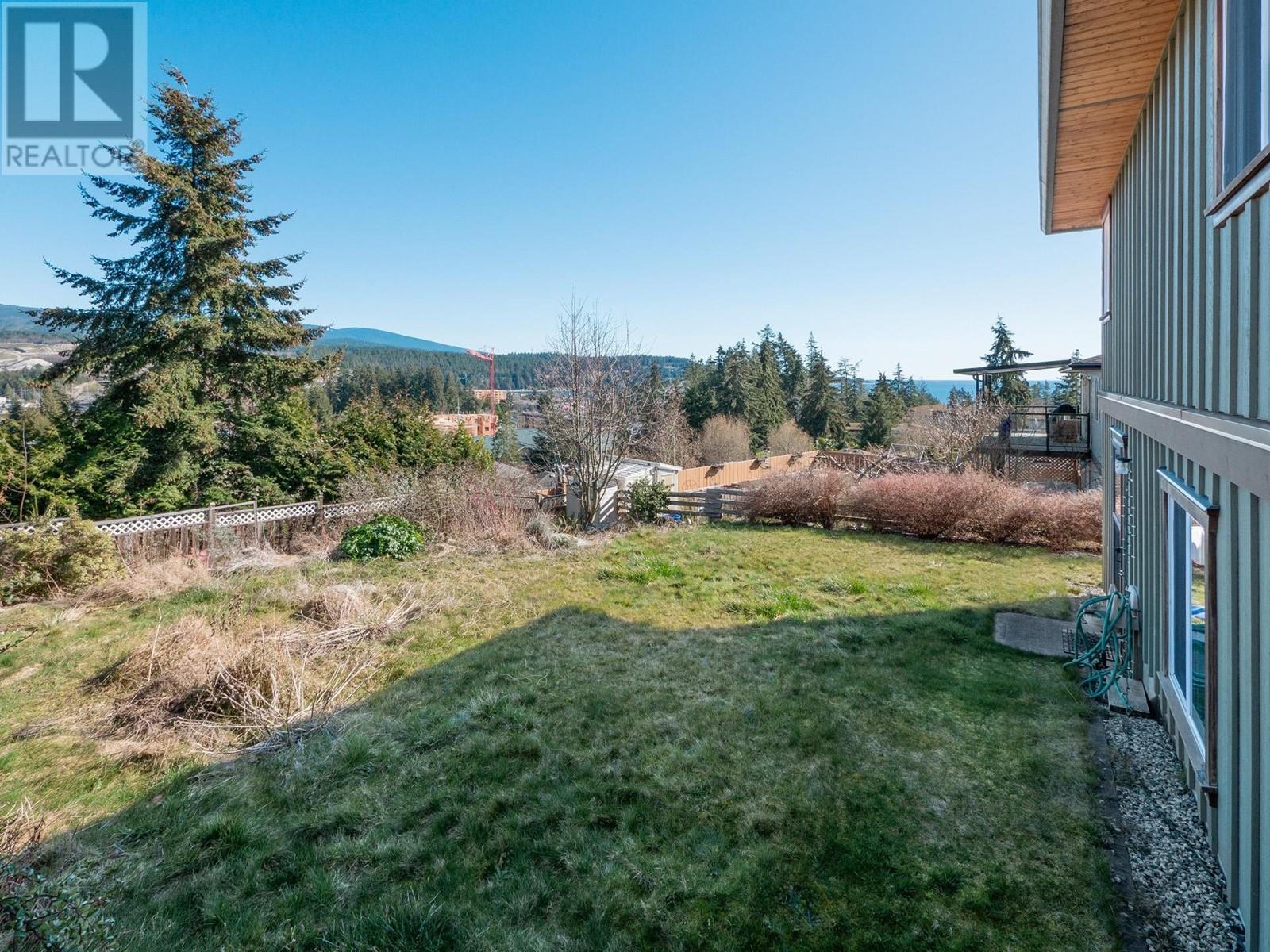 5878 MEDUSA STREET, Sechelt