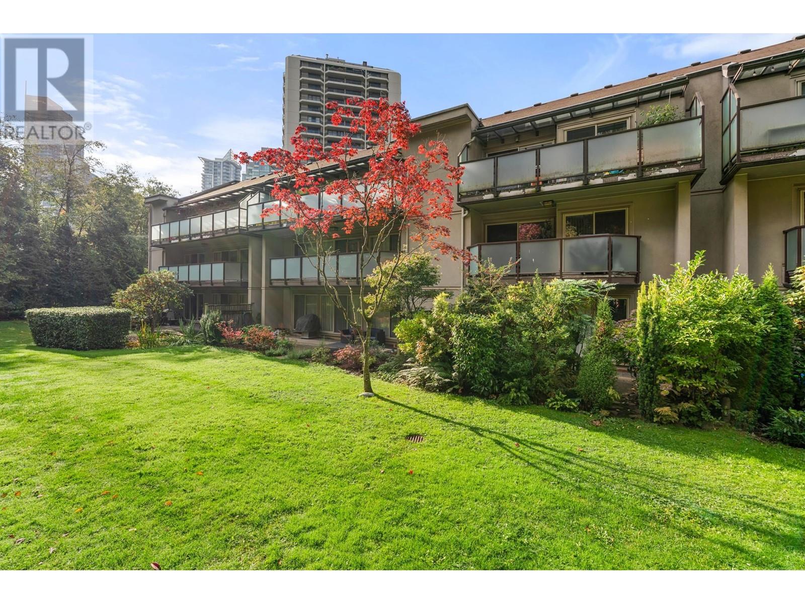 215 4373 HALIFAX STREET, Burnaby