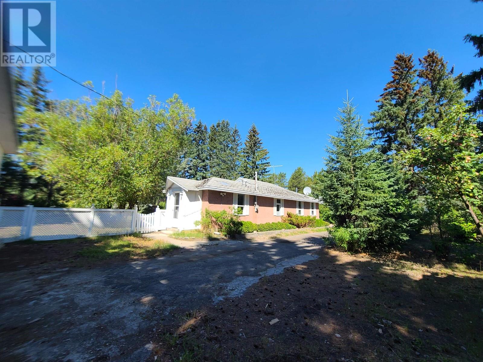 1275 4TH AVENUE, Valemount