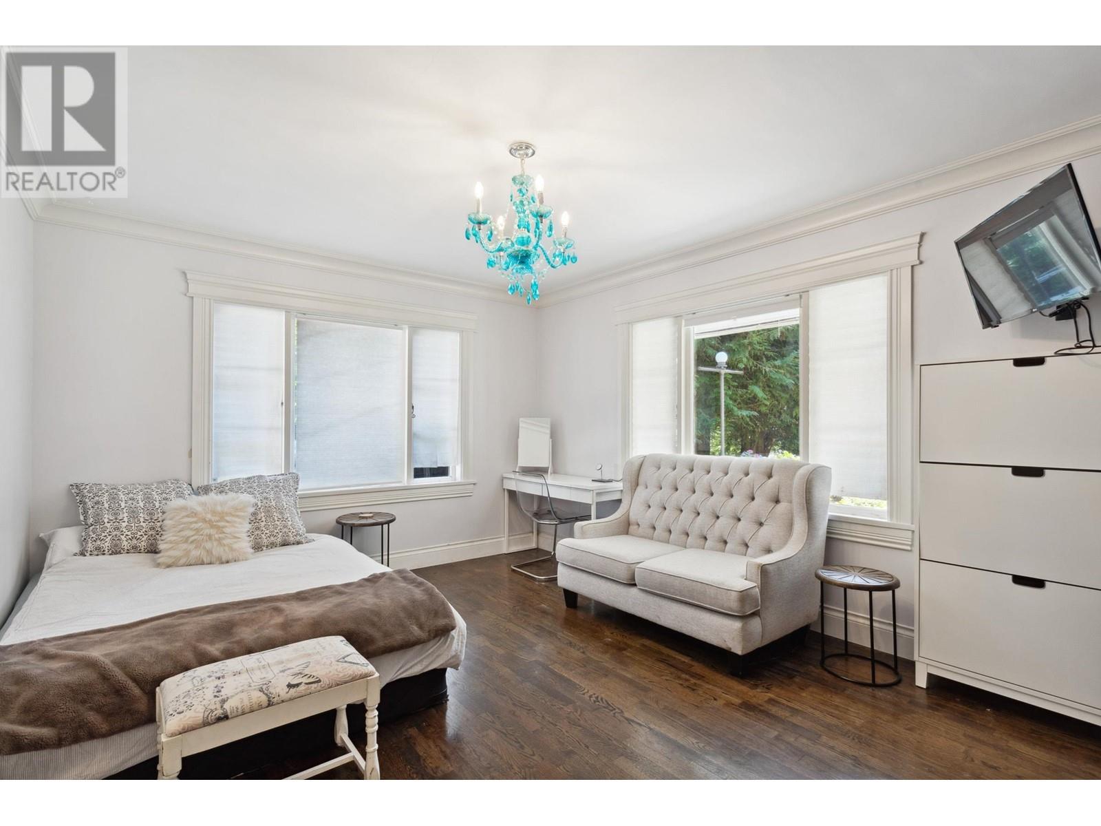 1374 KILMER ROAD, North Vancouver