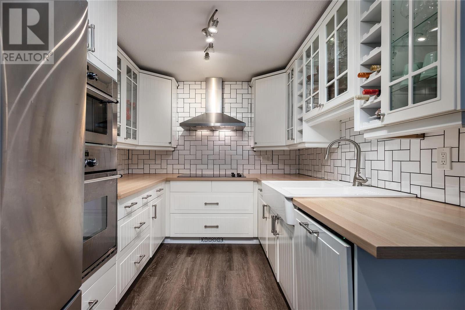 410 3155 Gordon Drive, Kelowna