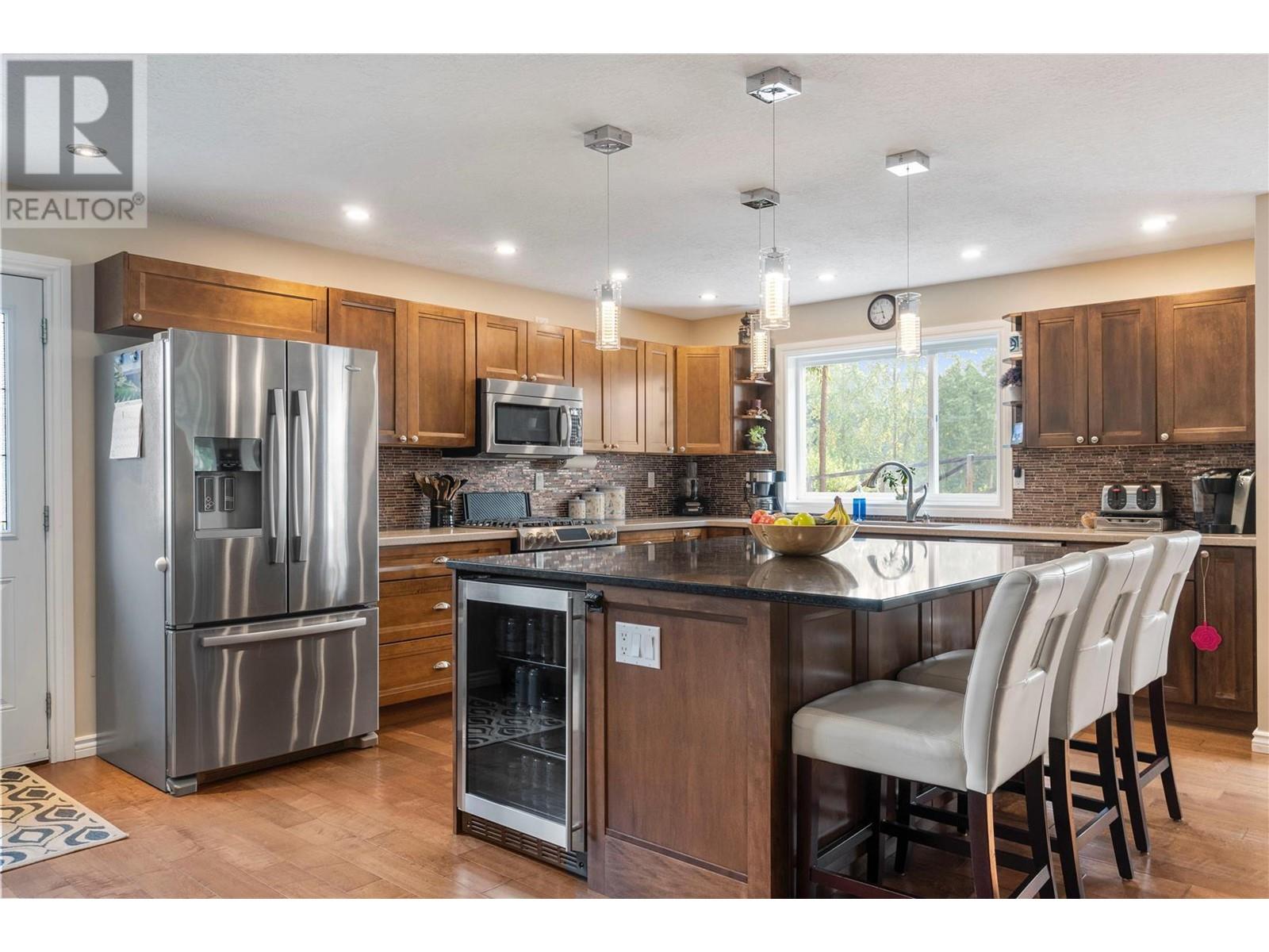Photo 18 of 3961 20 Avenue Se, Salmon Arm BC