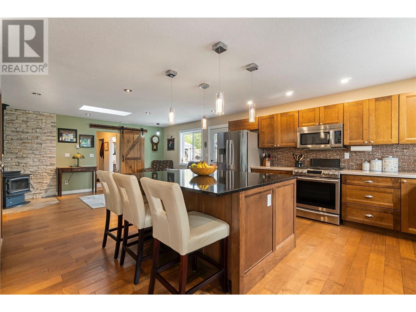Photo 20 of 3961 20 Avenue Se, Salmon Arm BC