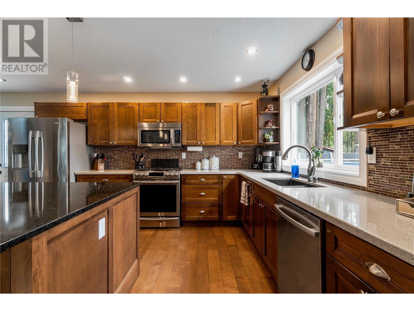 Photo 19 of 3961 20 Avenue Se, Salmon Arm BC