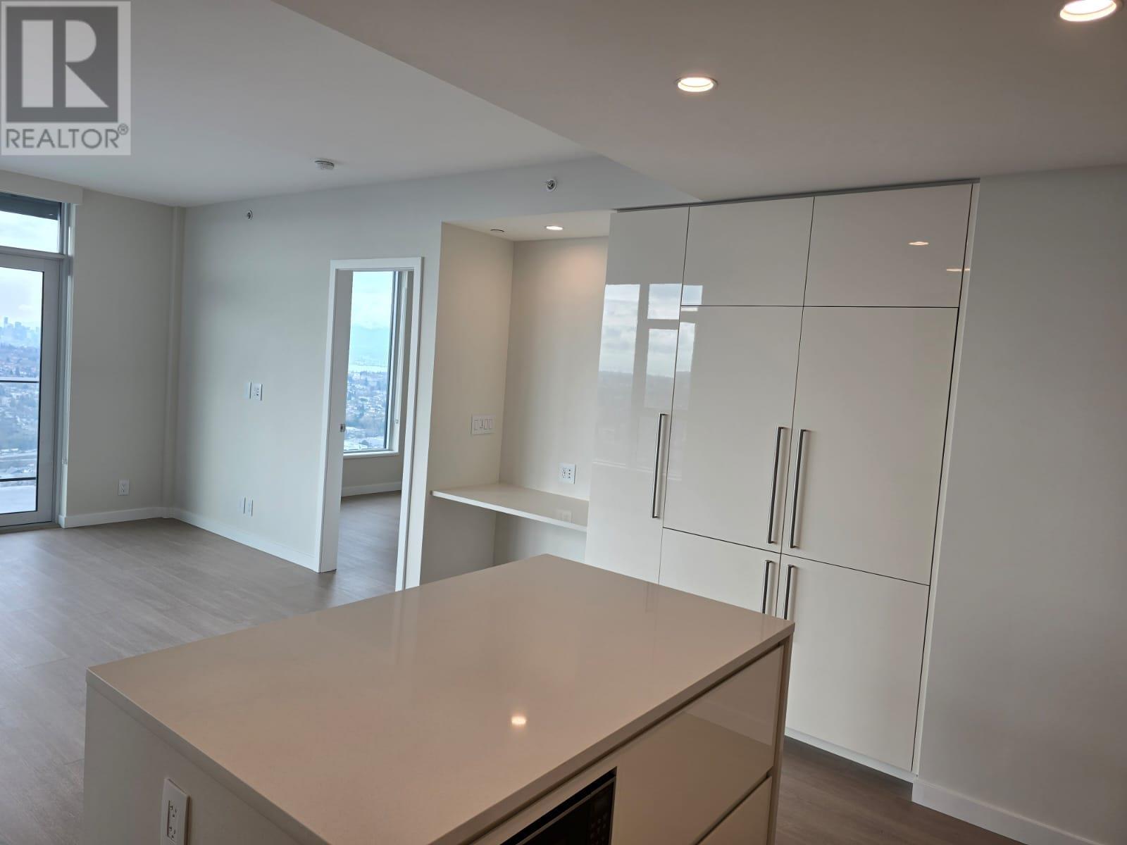Photo 3 of 4707 2108 Gilmore Avenue, Burnaby BC