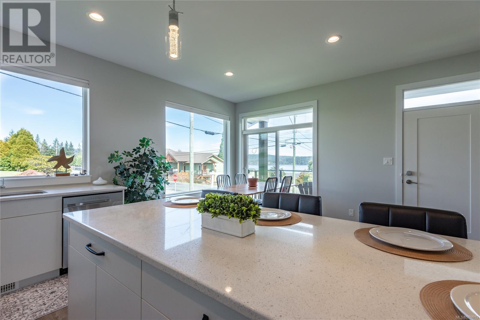 4190 Discovery Dr, Campbell River real estate listing 989813