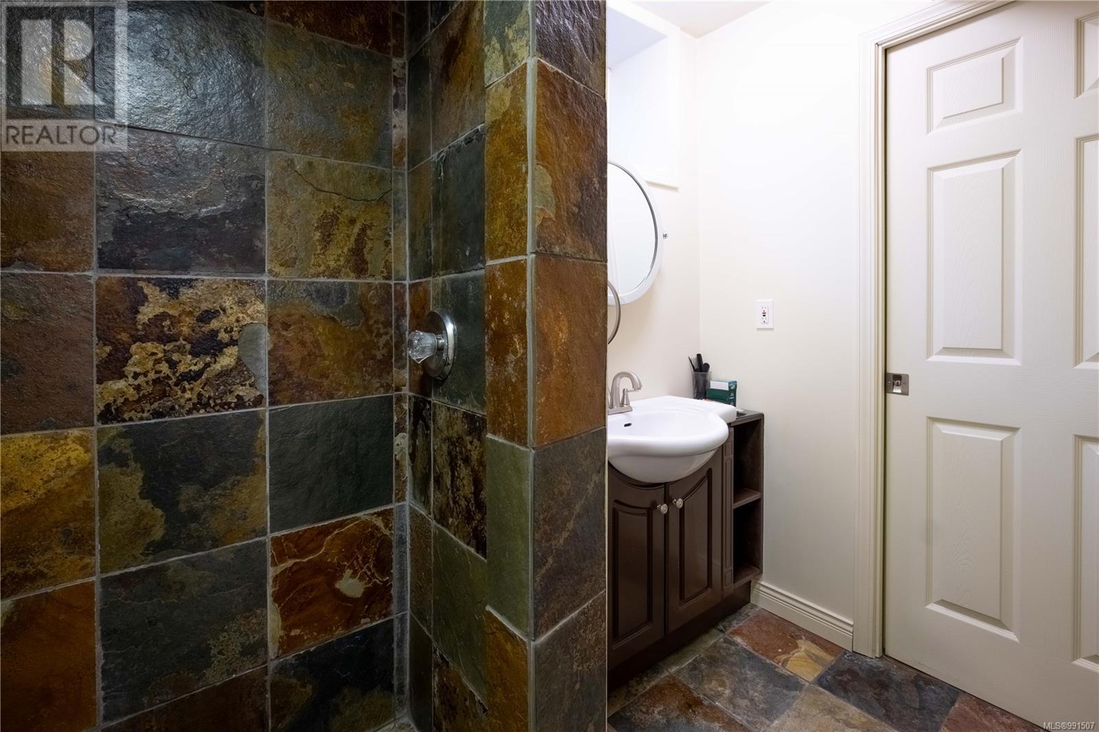 5952 Race Point Rd, Campbell River real estate listing 991507