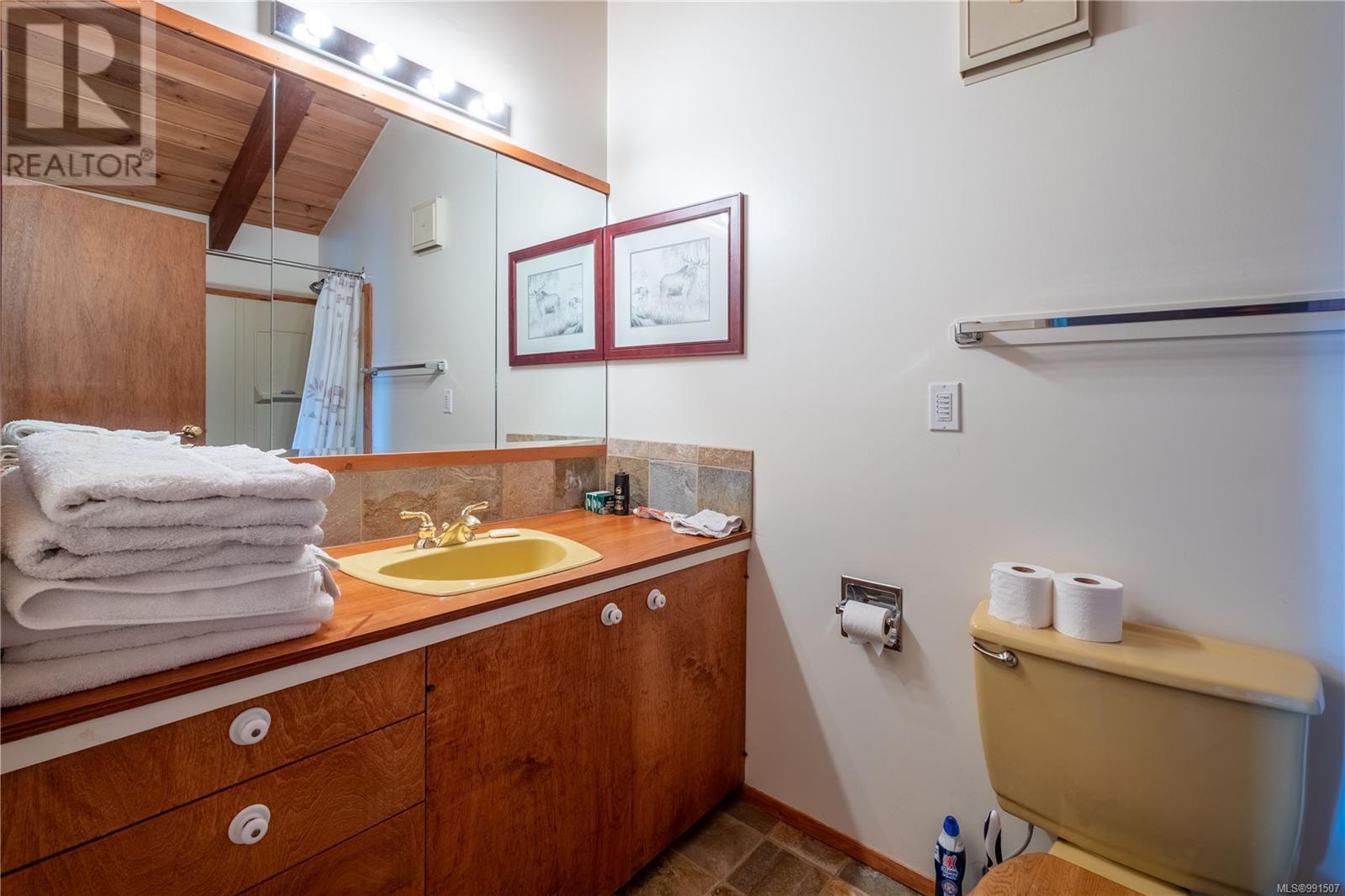 5952 Race Point Rd, Campbell River real estate listing 991507