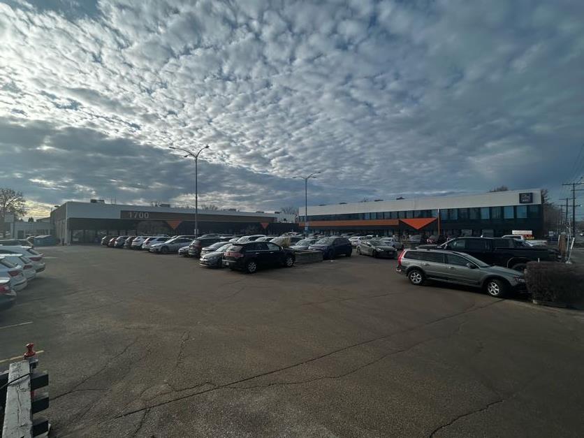 Photo 5 of 1700 Corydon Ave, Winnipeg MB