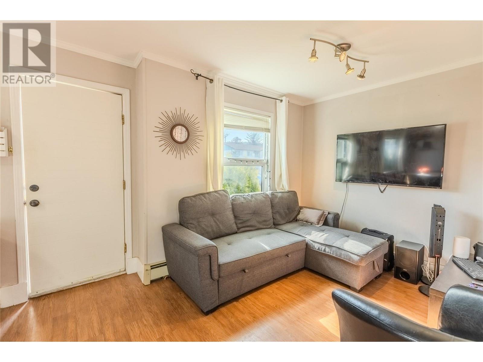 Photo 9 of 936 Columbia Street, Kamloops BC