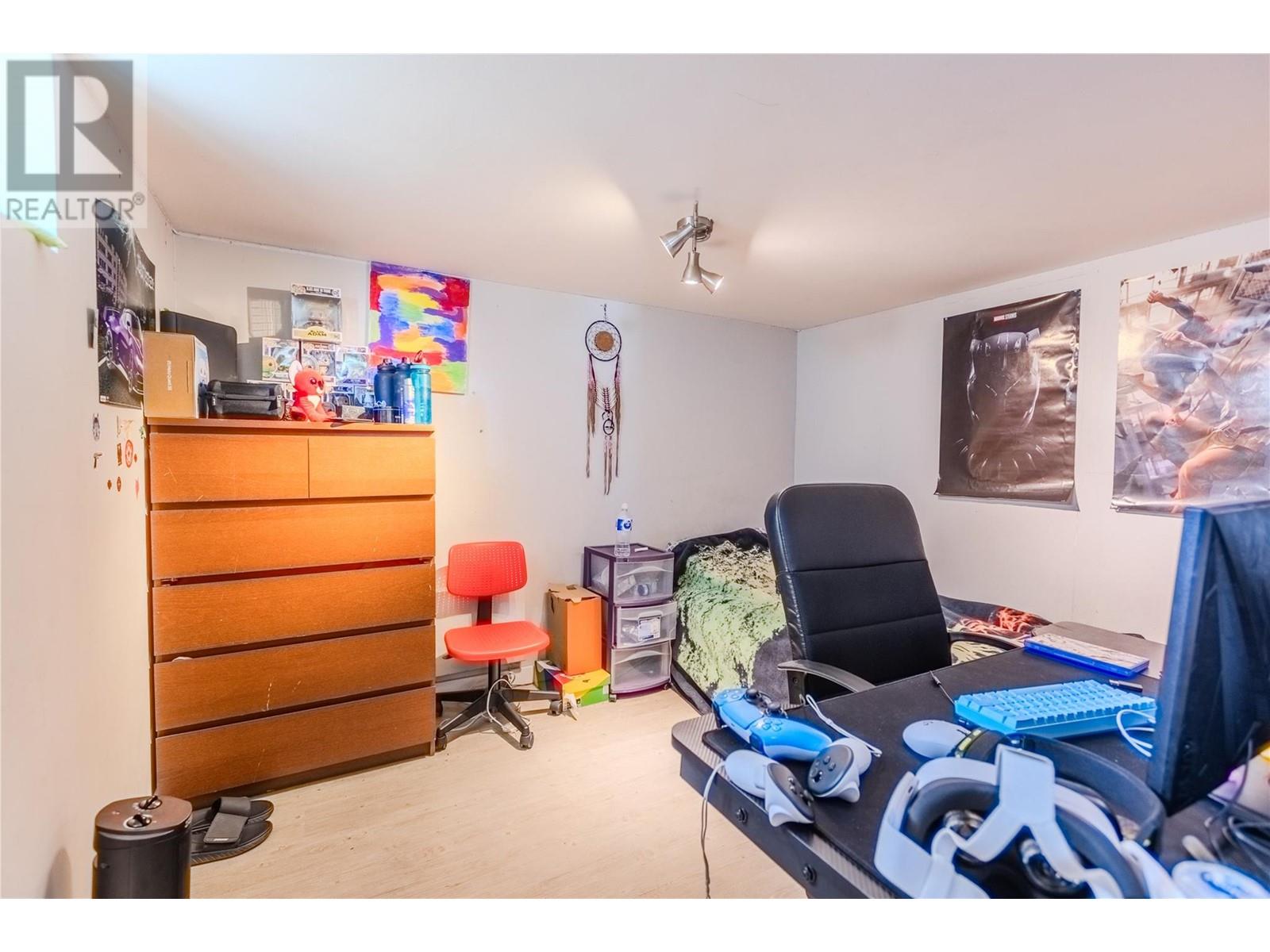 Photo 16 of 936 Columbia Street, Kamloops BC