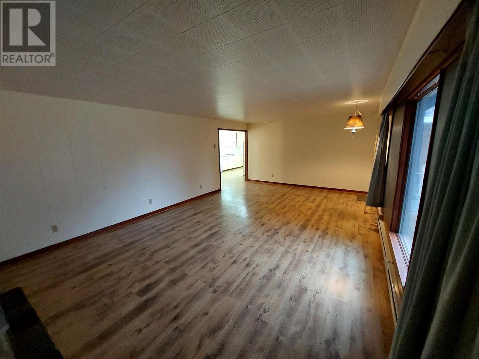  17 7th Avenue, Keremeos
