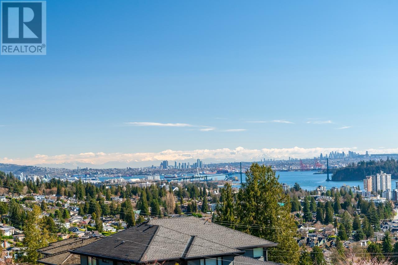 2616 PALMERSTON AVENUE, West Vancouver