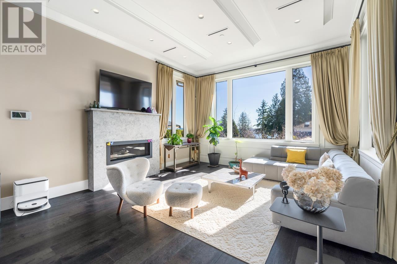 2616 PALMERSTON AVENUE, West Vancouver