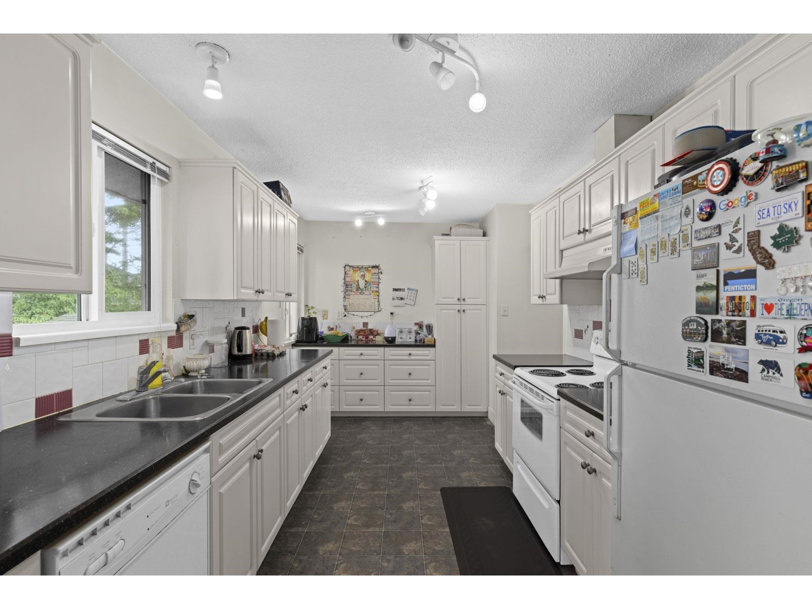 5898 124 STREET, Surrey