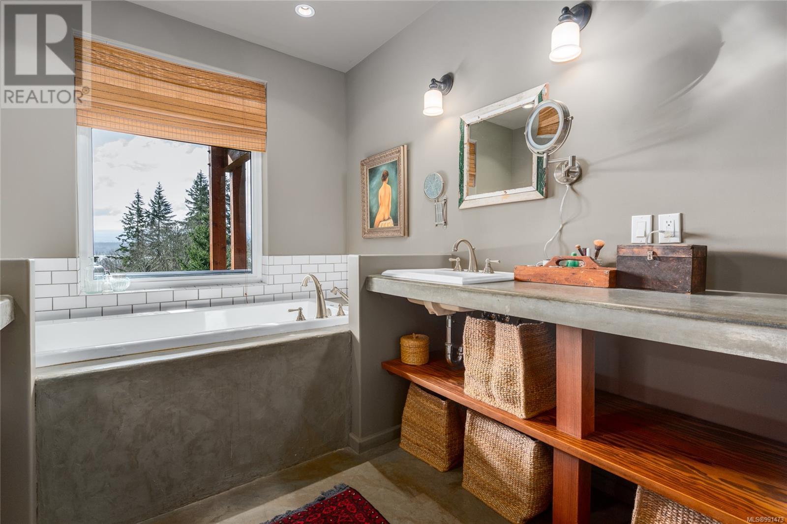 2465 Back Rd, Courtenay real estate listing 991473