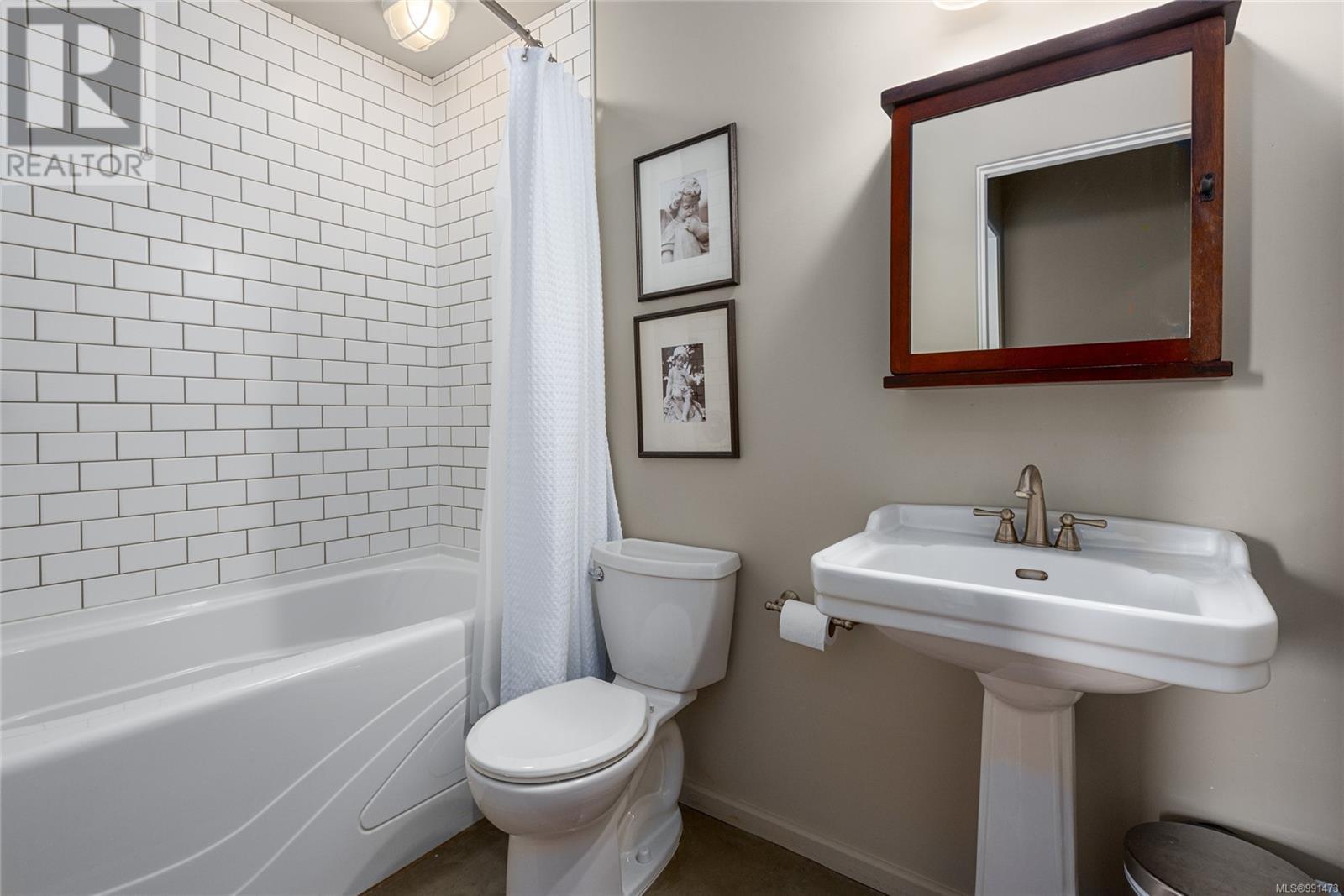 2465 Back Rd, Courtenay real estate listing 991473