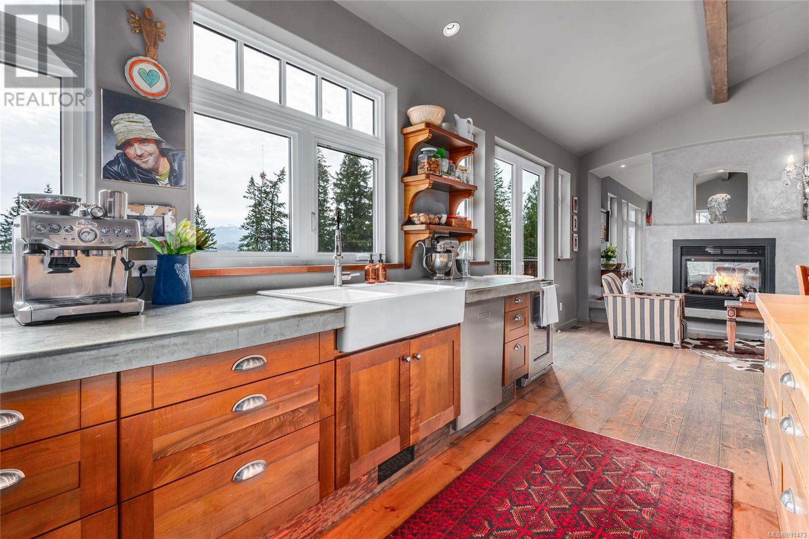 2465 Back Rd, Courtenay real estate listing 991473