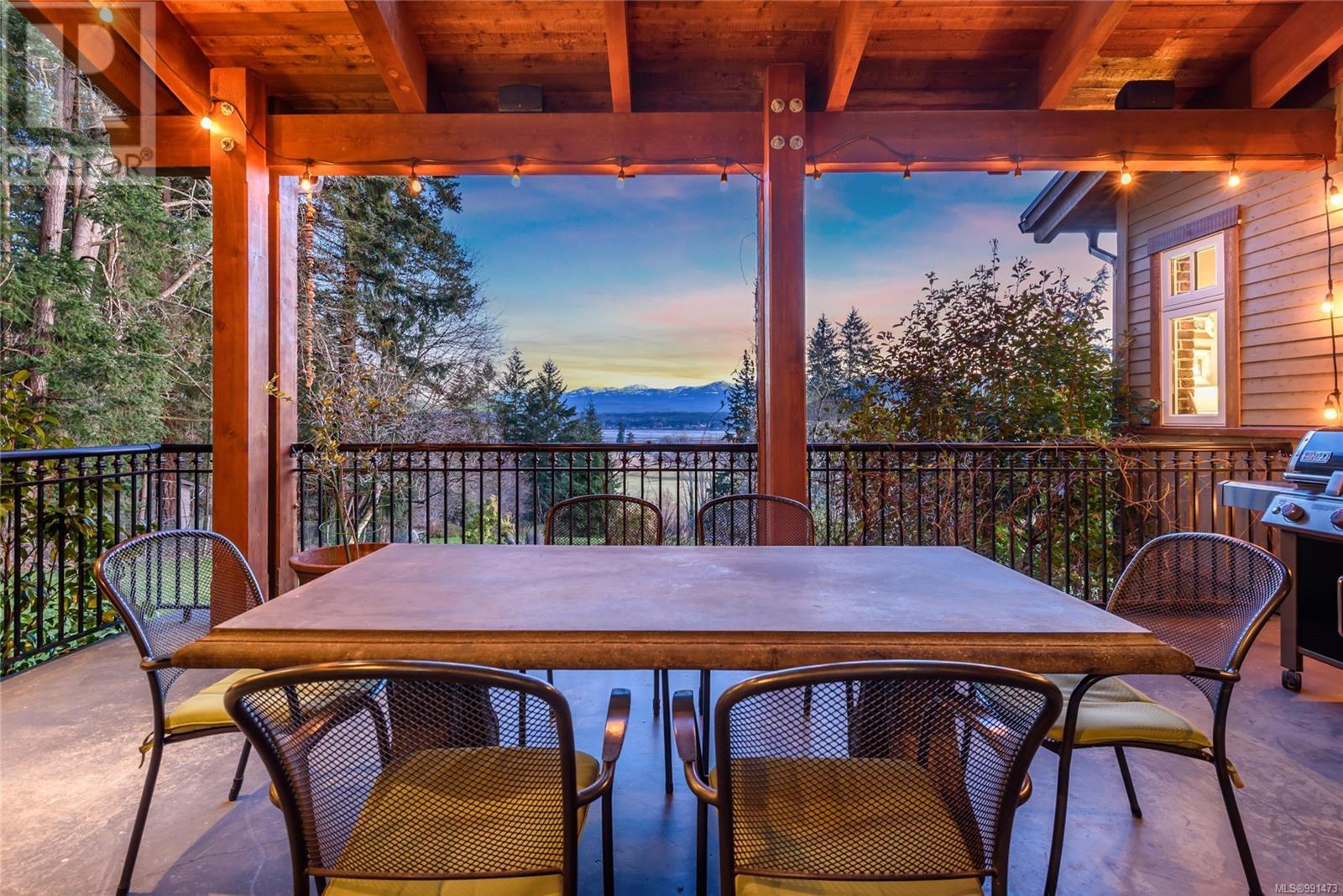 2465 Back Rd, Courtenay real estate listing 991473