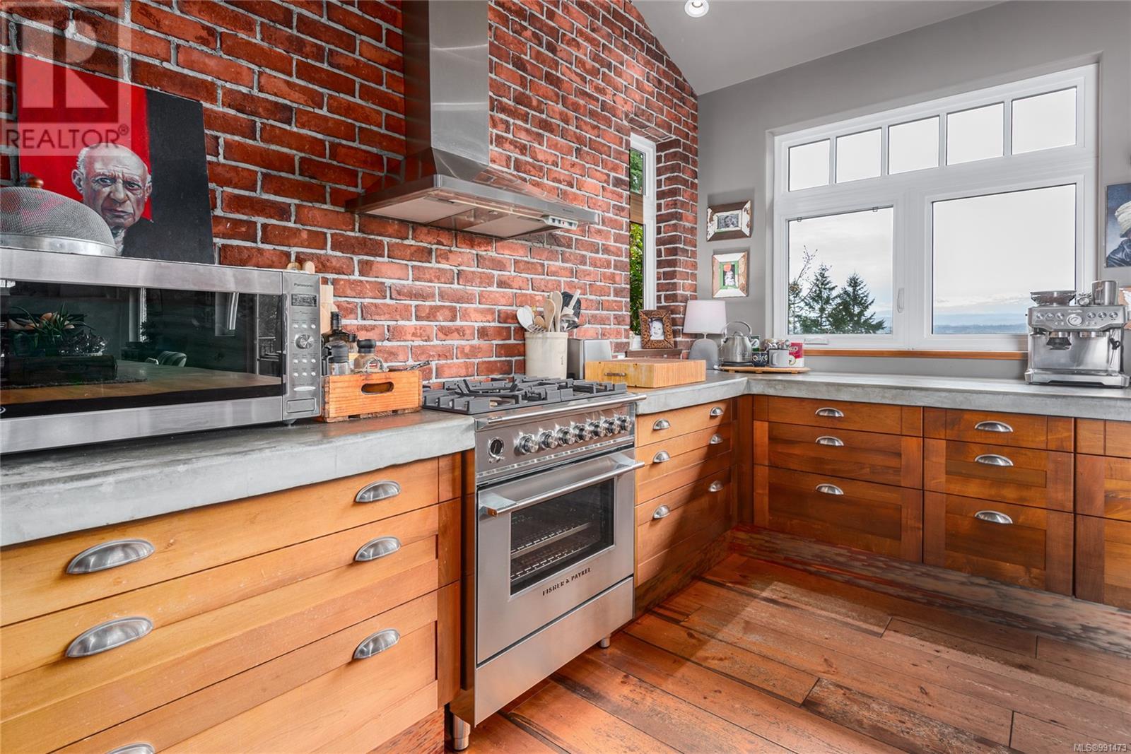 2465 Back Rd, Courtenay real estate listing 991473
