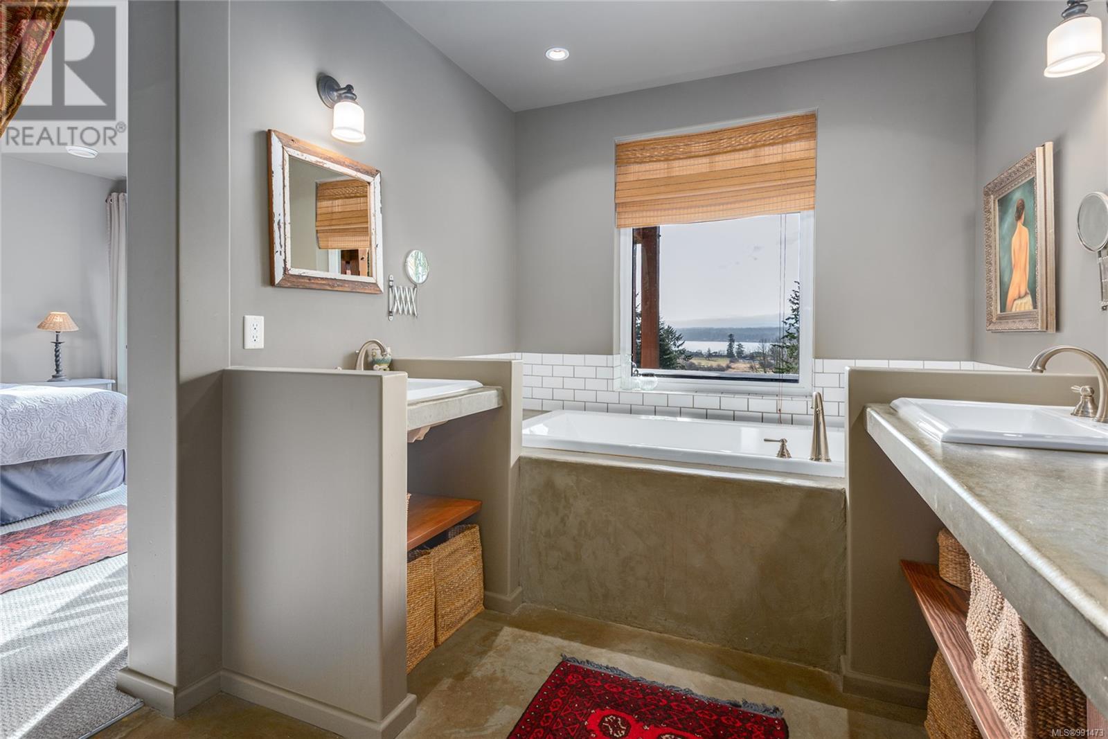 2465 Back Rd, Courtenay real estate listing 991473