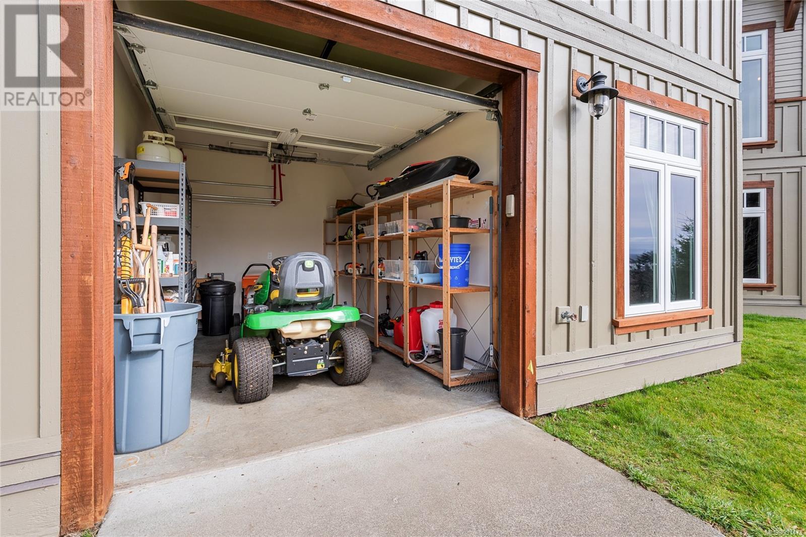2465 Back Rd, Courtenay real estate listing 991473