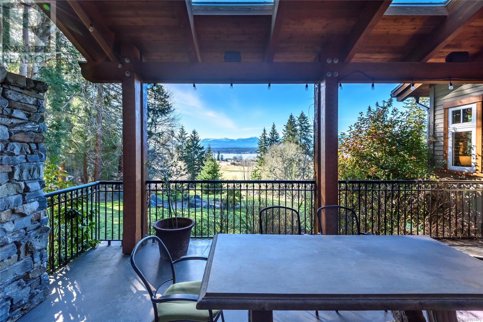 2465 Back Rd, Courtenay real estate listing 991473
