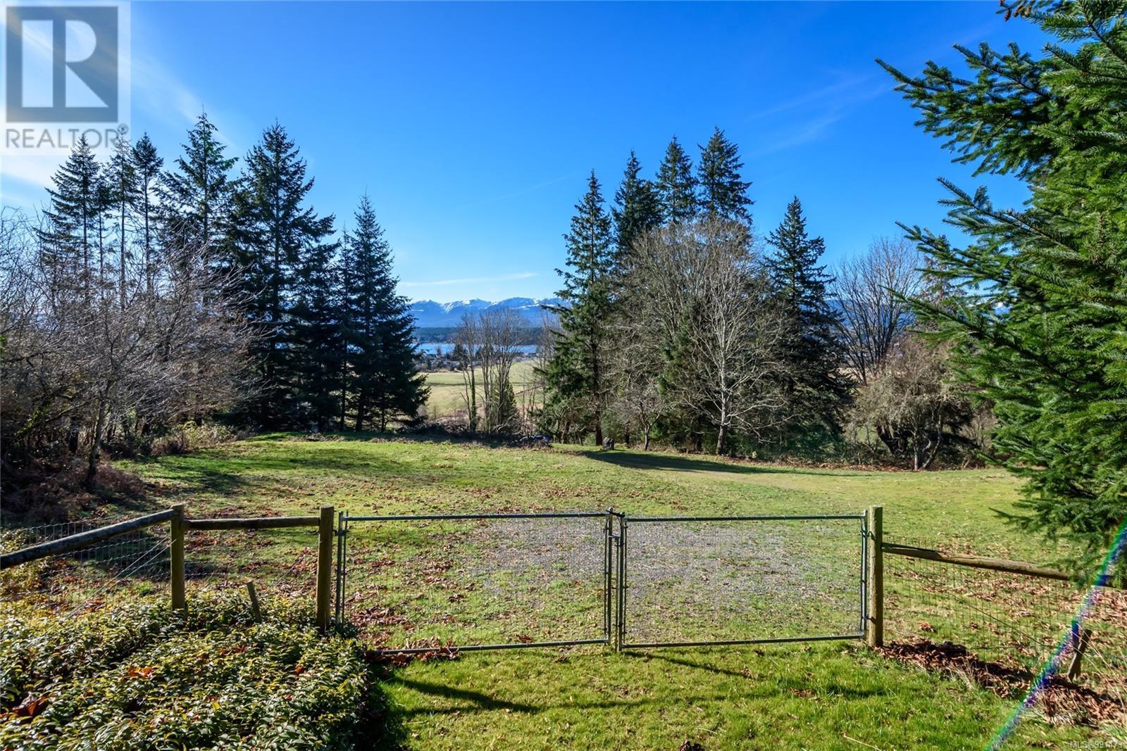 2465 Back Rd, Courtenay real estate listing 991473