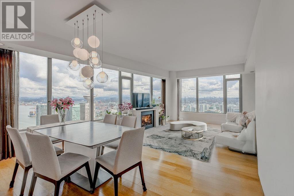 3704 667 HOWE STREET, Vancouver