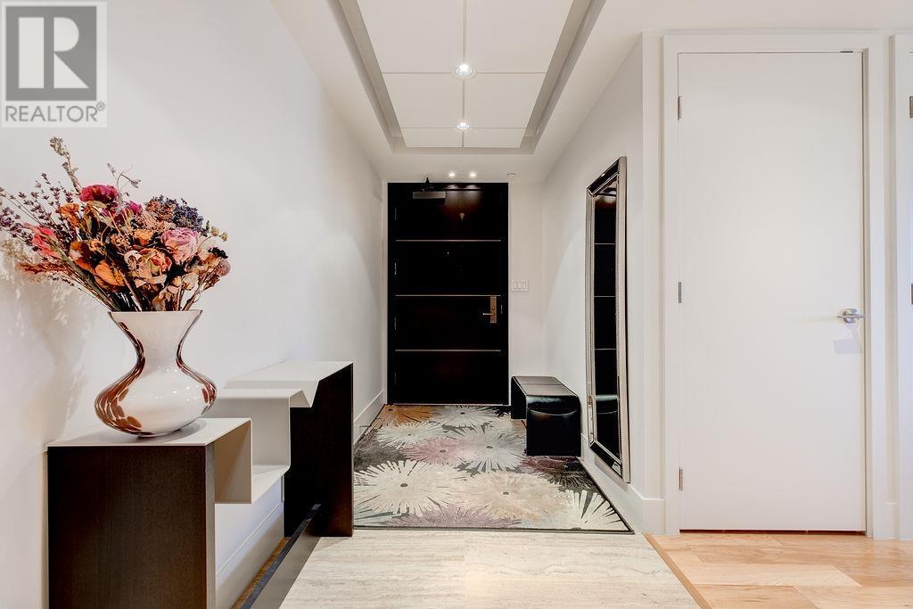3704 667 HOWE STREET, Vancouver
