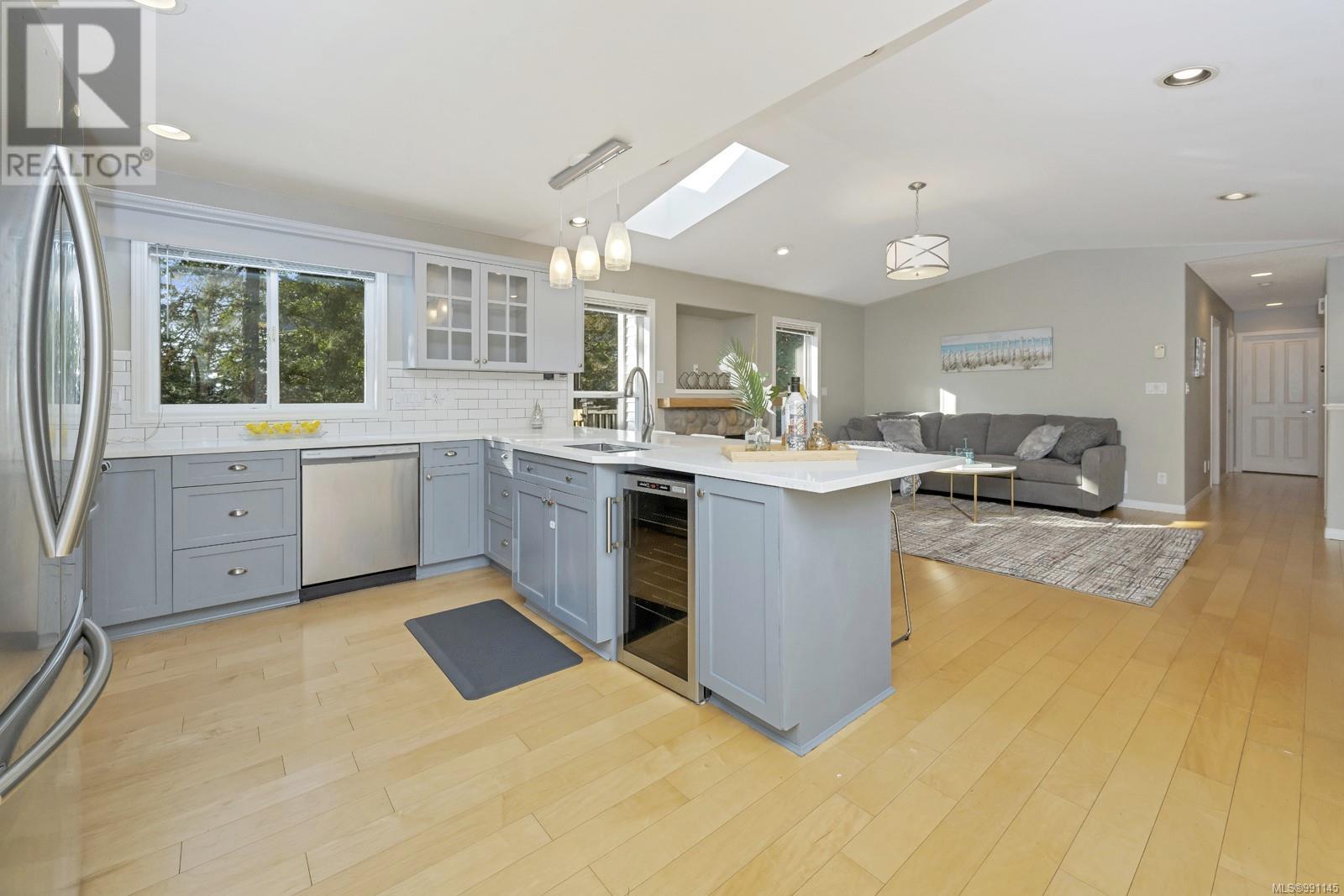  1616 Nelles Place, Saanich