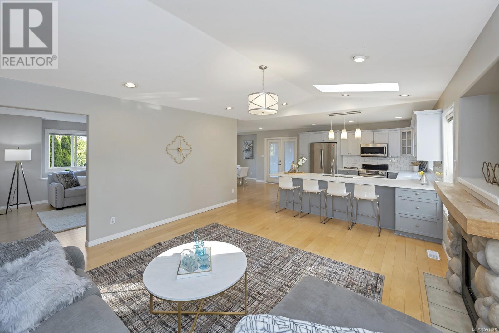  1616 Nelles Place, Saanich