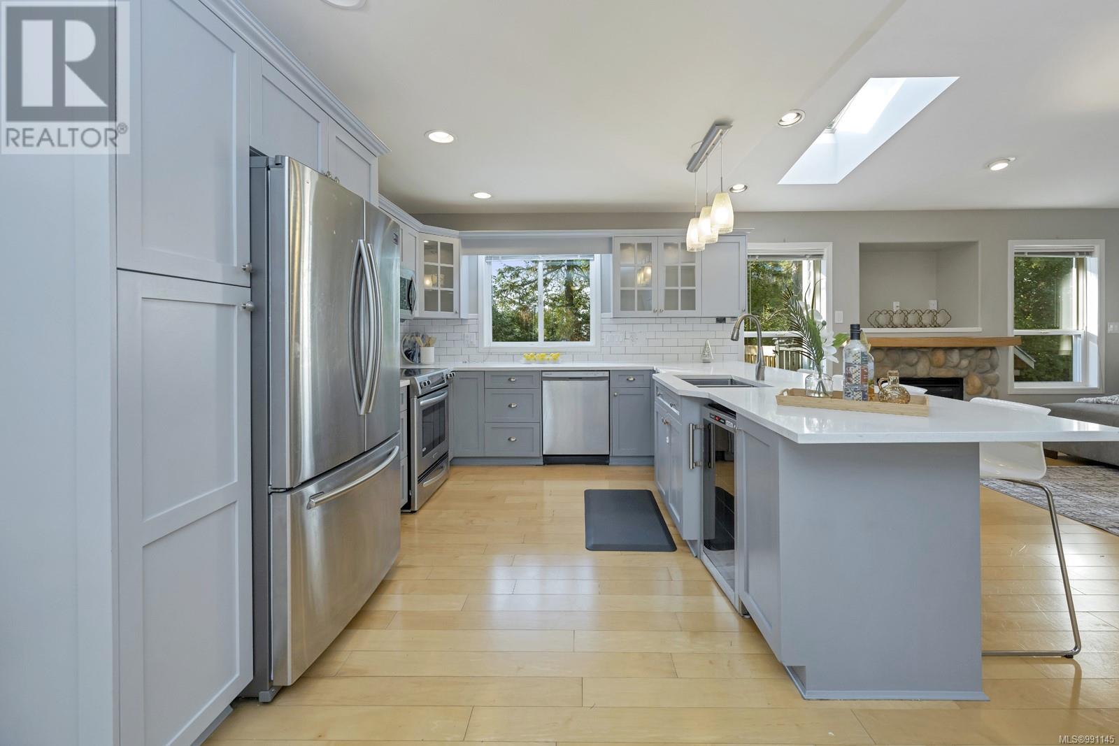  1616 Nelles Place, Saanich