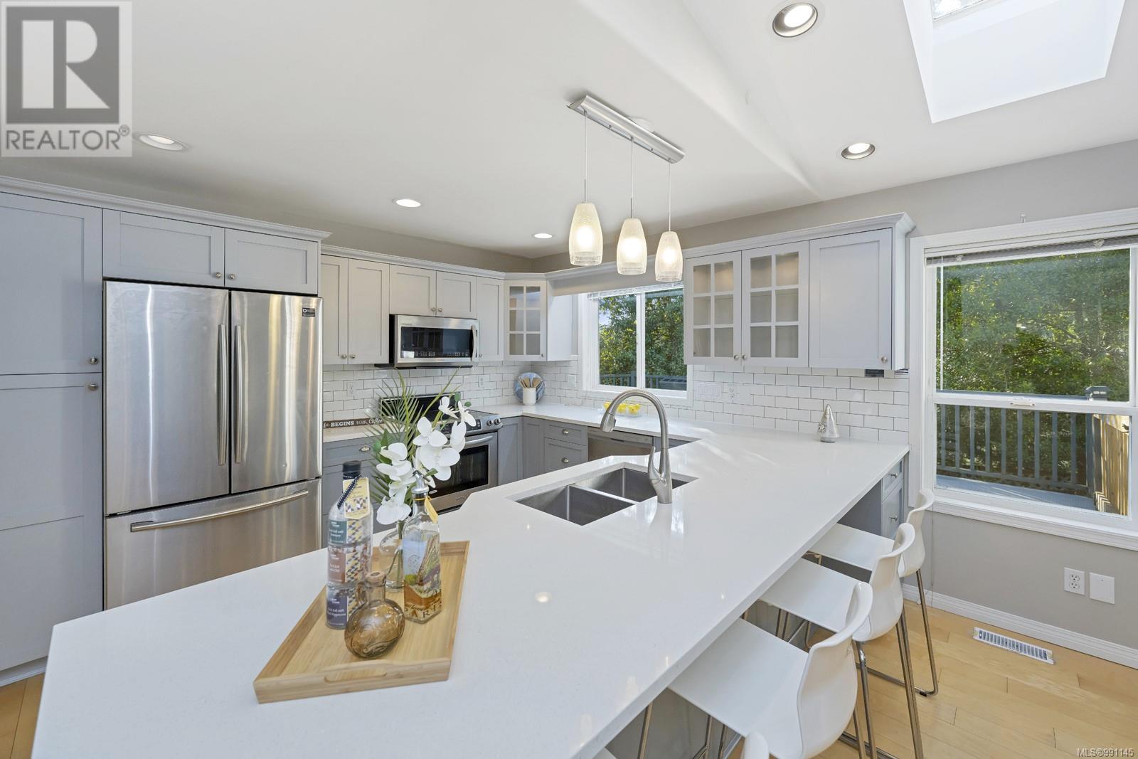  1616 Nelles Place, Saanich