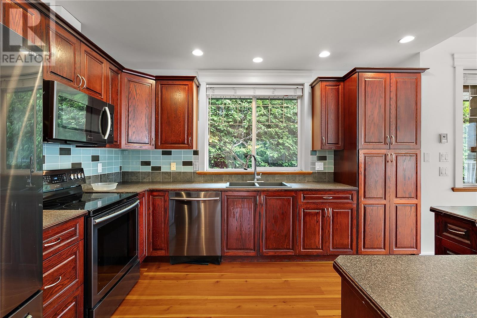 3456 Auburn Crt, Langford real estate listing 991586