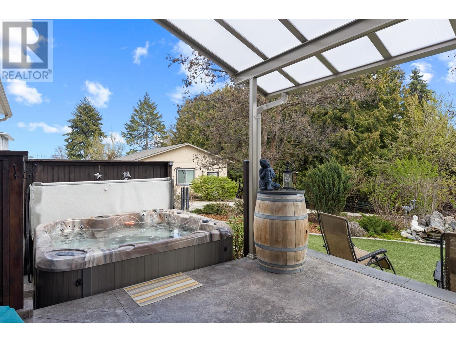  2401 Crestview Road, West Kelowna