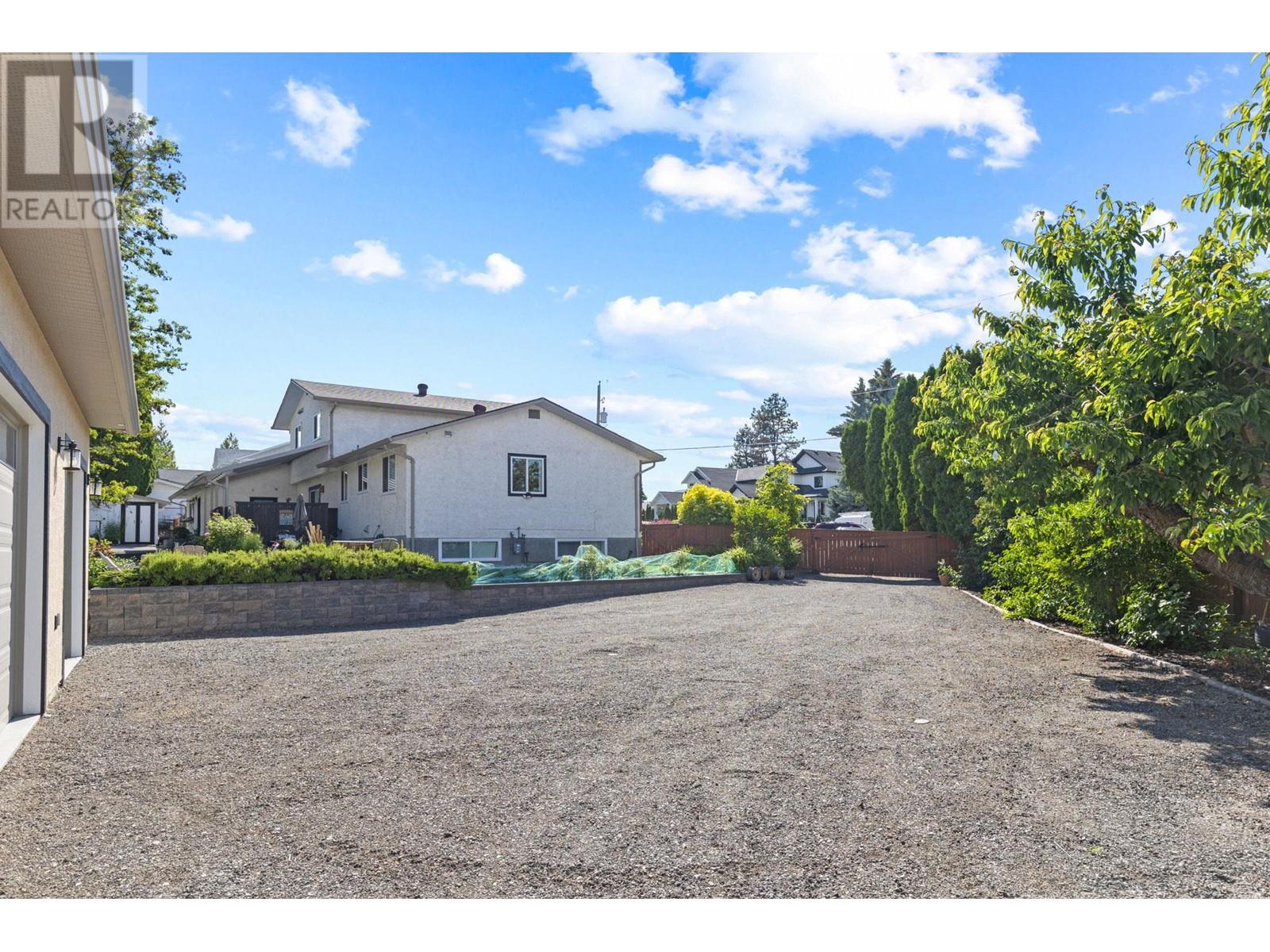  2401 Crestview Road, West Kelowna