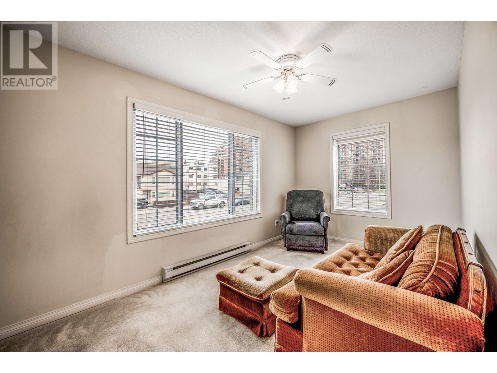 102 1055 Lawrence Avenue, Kelowna