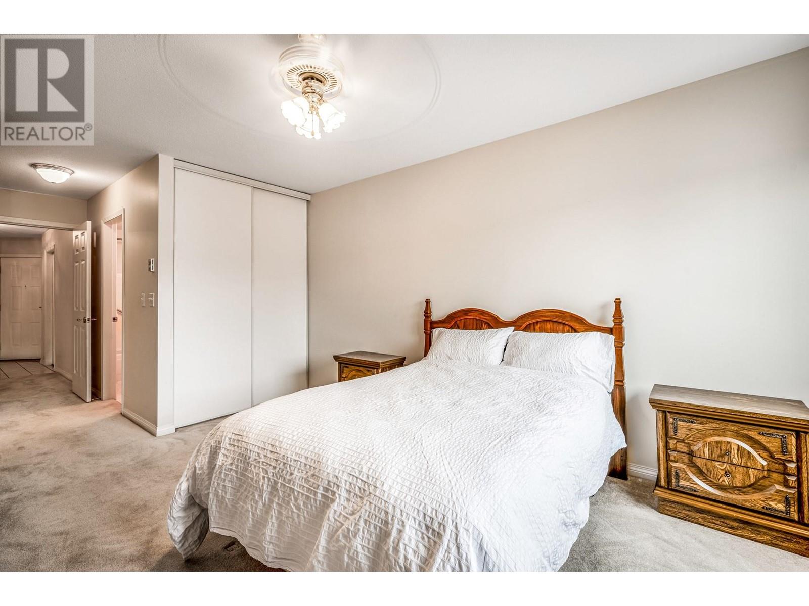 102 1055 Lawrence Avenue, Kelowna