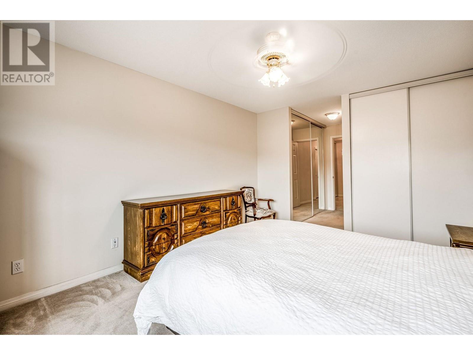 102 1055 Lawrence Avenue, Kelowna