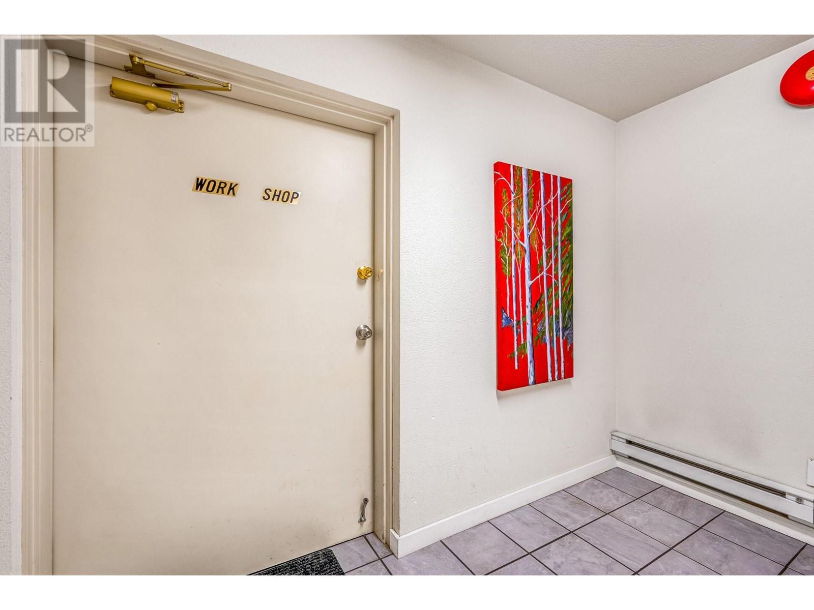 102 1055 Lawrence Avenue, Kelowna