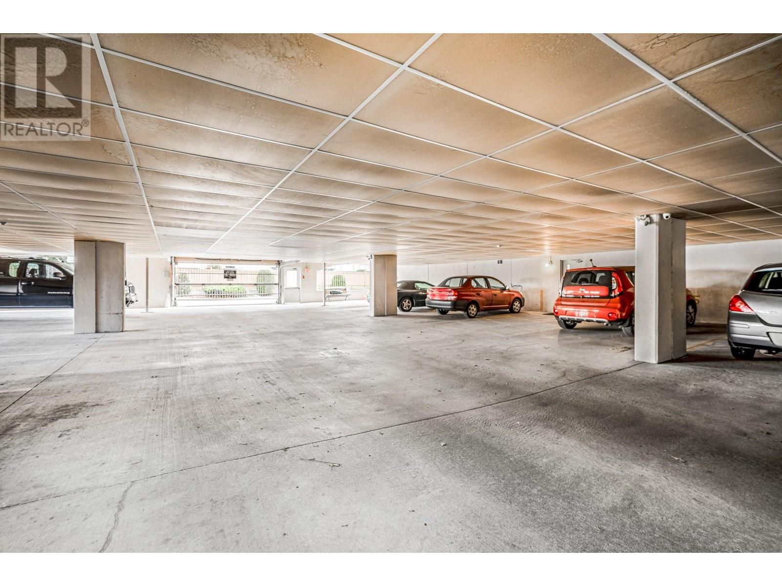 102 1055 Lawrence Avenue, Kelowna