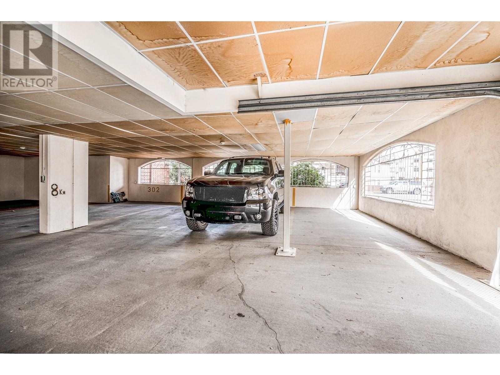 102 1055 Lawrence Avenue, Kelowna