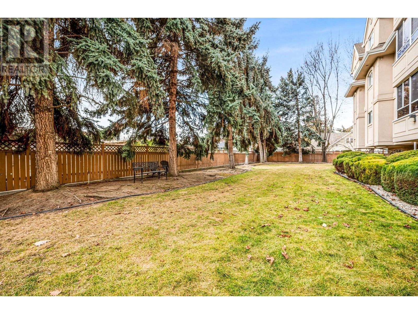 102 1055 Lawrence Avenue, Kelowna