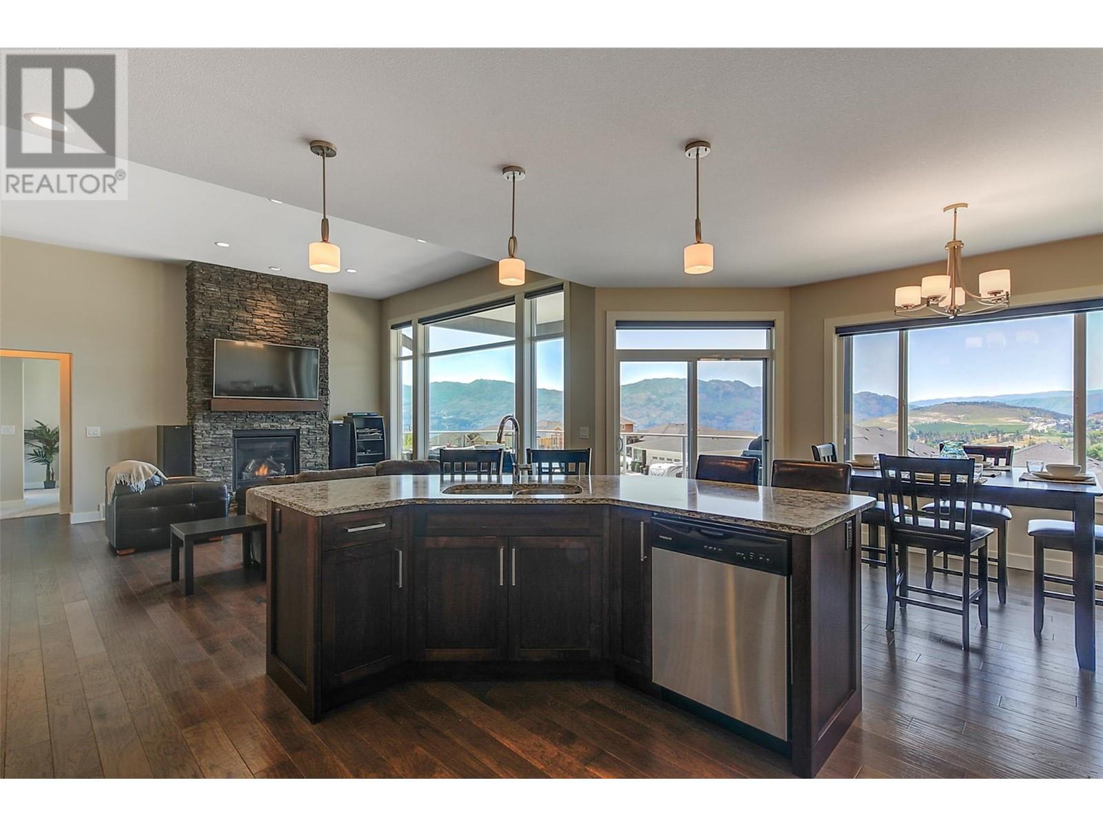  2424 Saddleback Way, West Kelowna