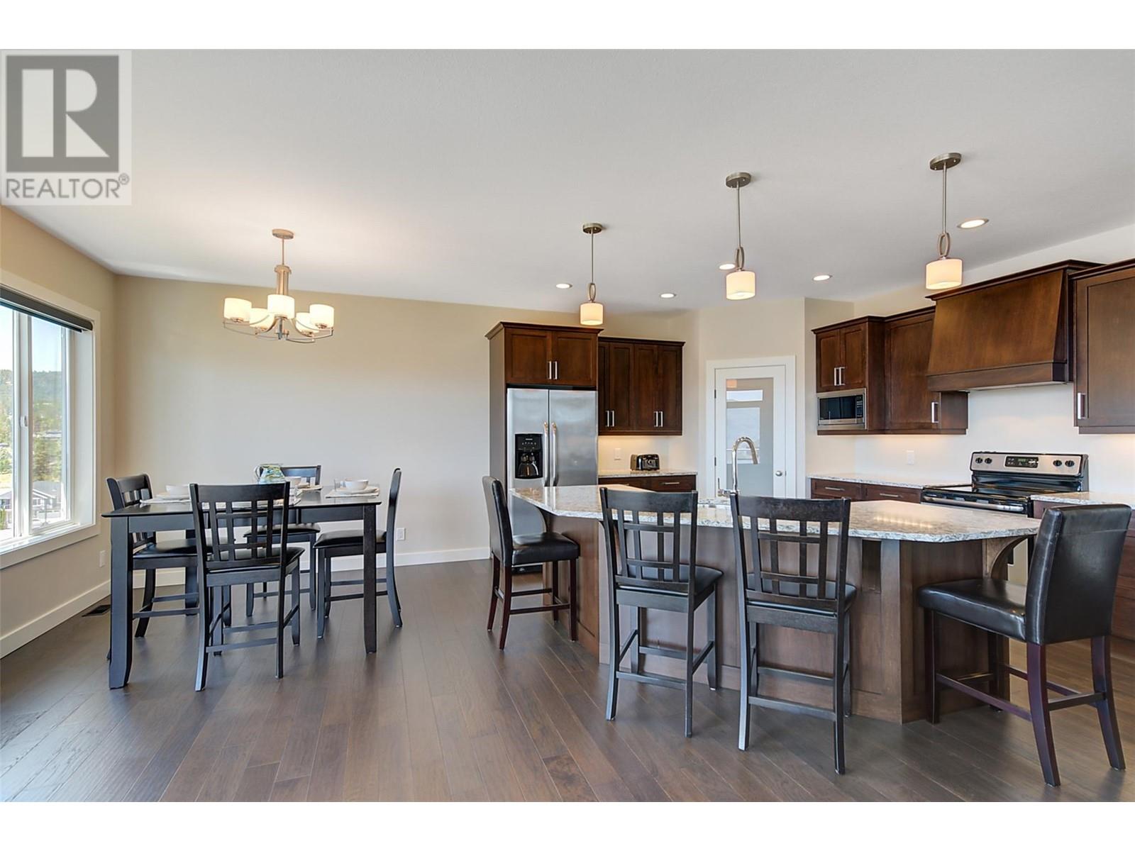  2424 Saddleback Way, West Kelowna