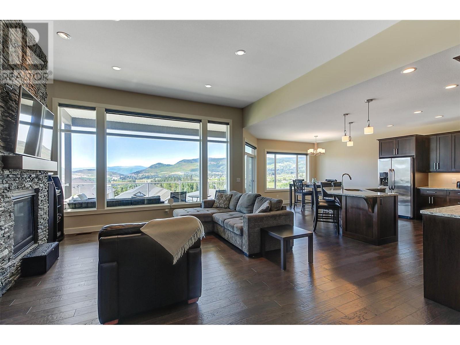  2424 Saddleback Way, West Kelowna