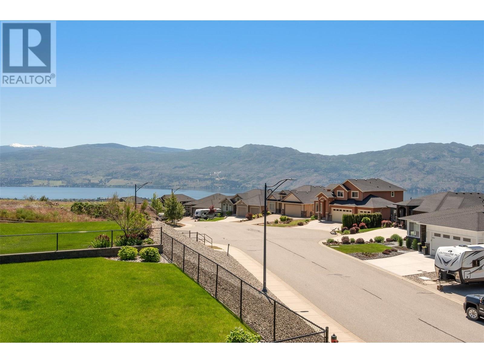  2424 Saddleback Way, West Kelowna