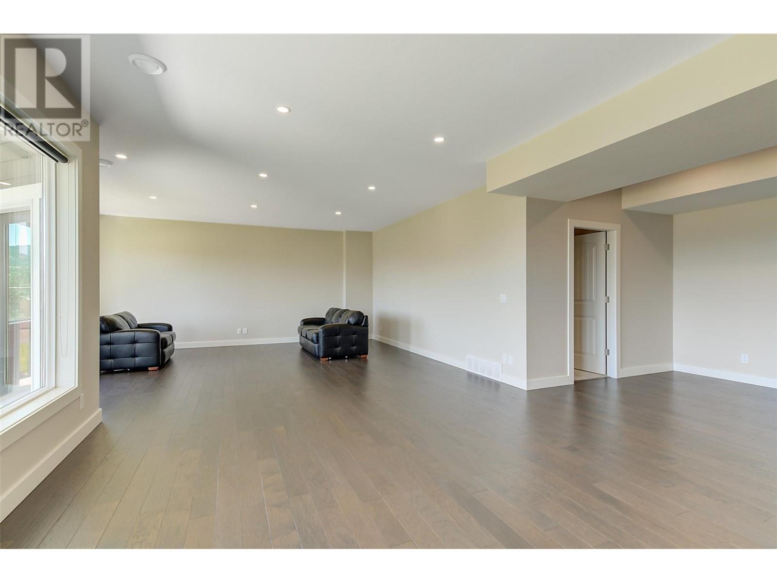  2424 Saddleback Way, West Kelowna